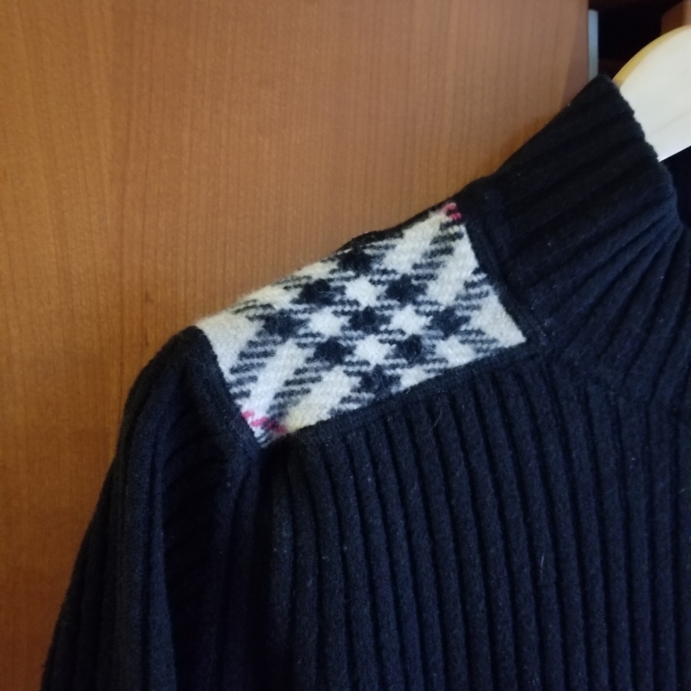 Burberry Sweater /Jacket - Picture 4 of 9